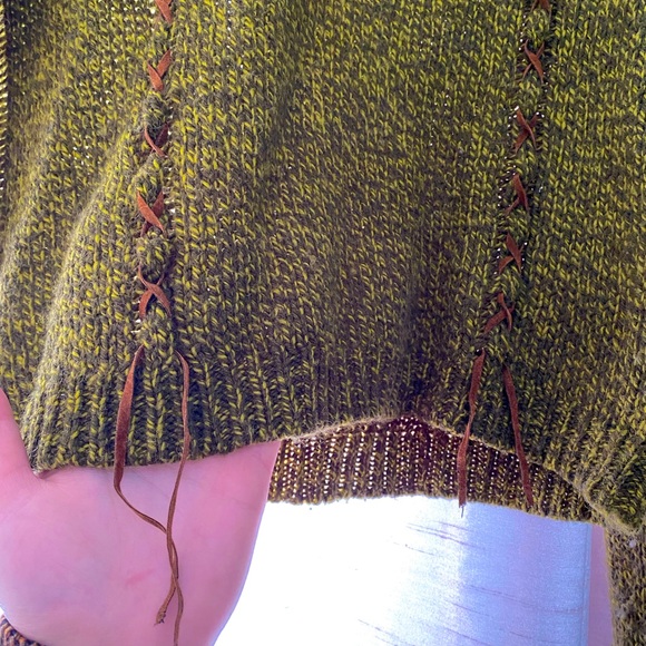 Vintage Nevada Turtleneck Bell sleeve Green Sweater - Picture 3 of 5
